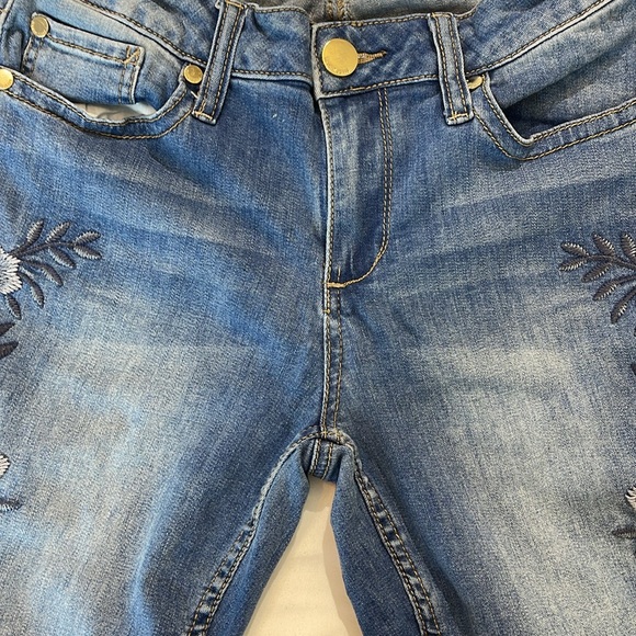 SEVEN 7 SIZE 6 Blue Embroidered Women's Jeans.Slight stretching on front see pic - Picture 10 of 12